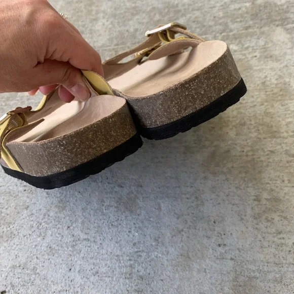 Cliffs by White Mountain Gionna Yellow Sandals - Picture 10 of 11